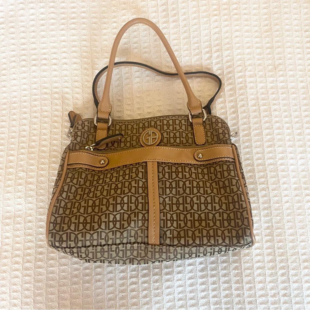 Giani Bernini Tan and Brown Logo handbag